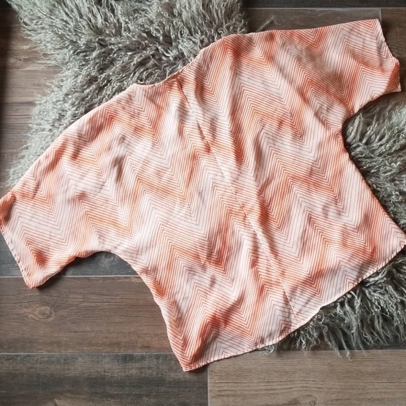 W.A.Y.F Blouse - Picture 2 of 8